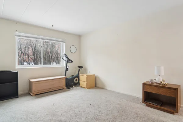 $217,500 | 200 Deborah Lane, Unit 17A, Wheeling, IL 60090