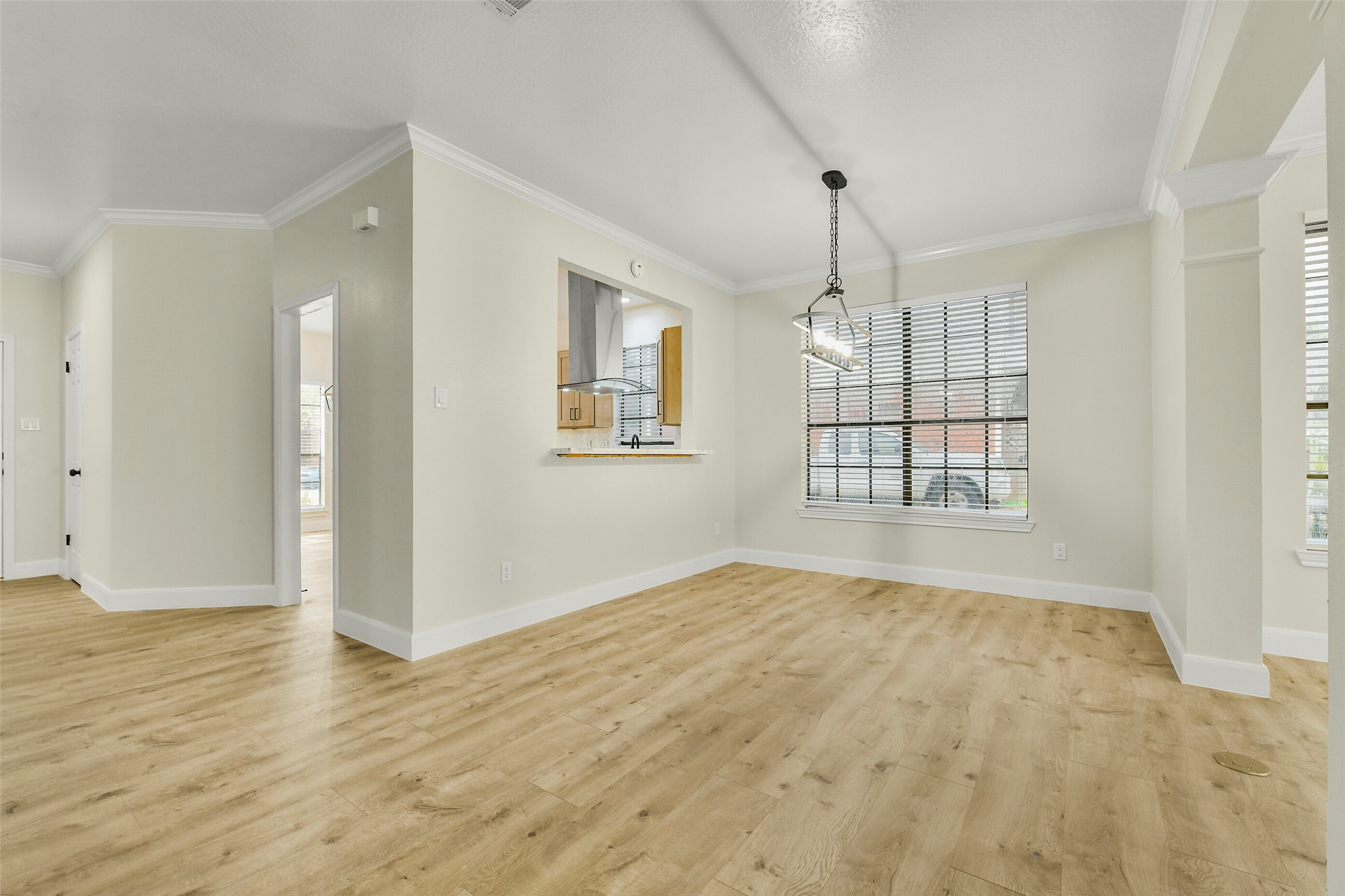 839 Quiet Spring Lane Houston, TX 77062 - Photo 8 of 28 Designated dining room