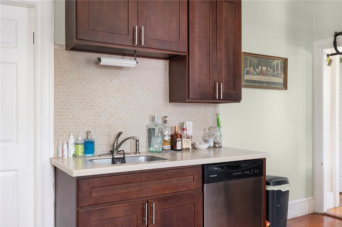 33 Amy Street Providence, RI 02906 - Photo 10 of 50 Unit 1 Kitchen