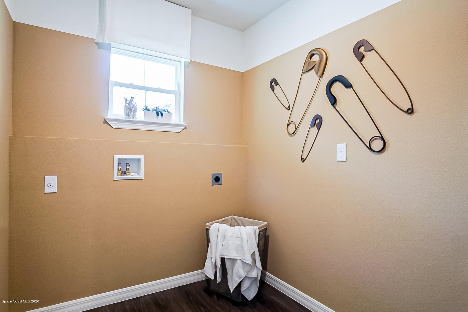 261 Abalone Road Northwest Palm Bay, FL 32907 - Photo 12 of 18 a room with a table and a window
