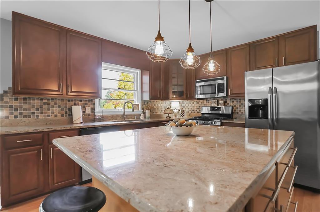 6464 Breamore Road Indianapolis, IN 46220 - Photo 12 of 35 Gallery Image 12