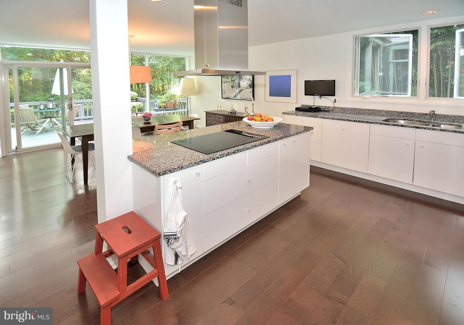 7506 Range Road Alexandria, VA 22306 - Photo 4 of 26 Kitchen