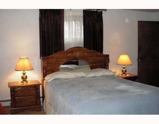 113 Bell Court McKees Rocks, PA 15136 - Photo 4 of 7 Master Bedroom.