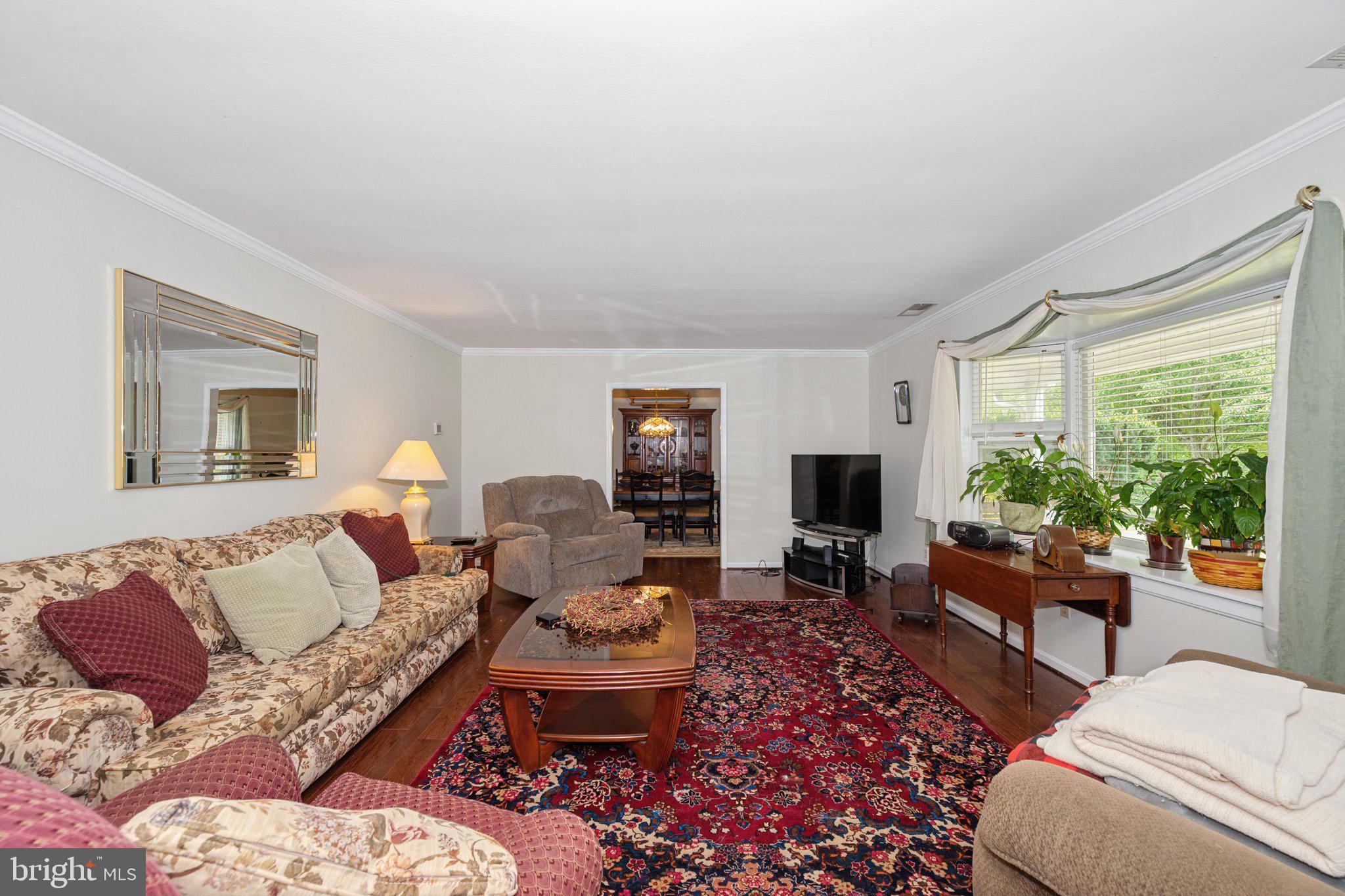 8953 Gue Road Damascus, MD 20872 - Photo 13 of 54 Living Room