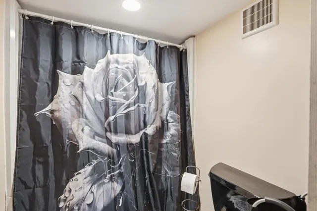 $114,900 | 314 Washington Street, Davenport, IA 52802