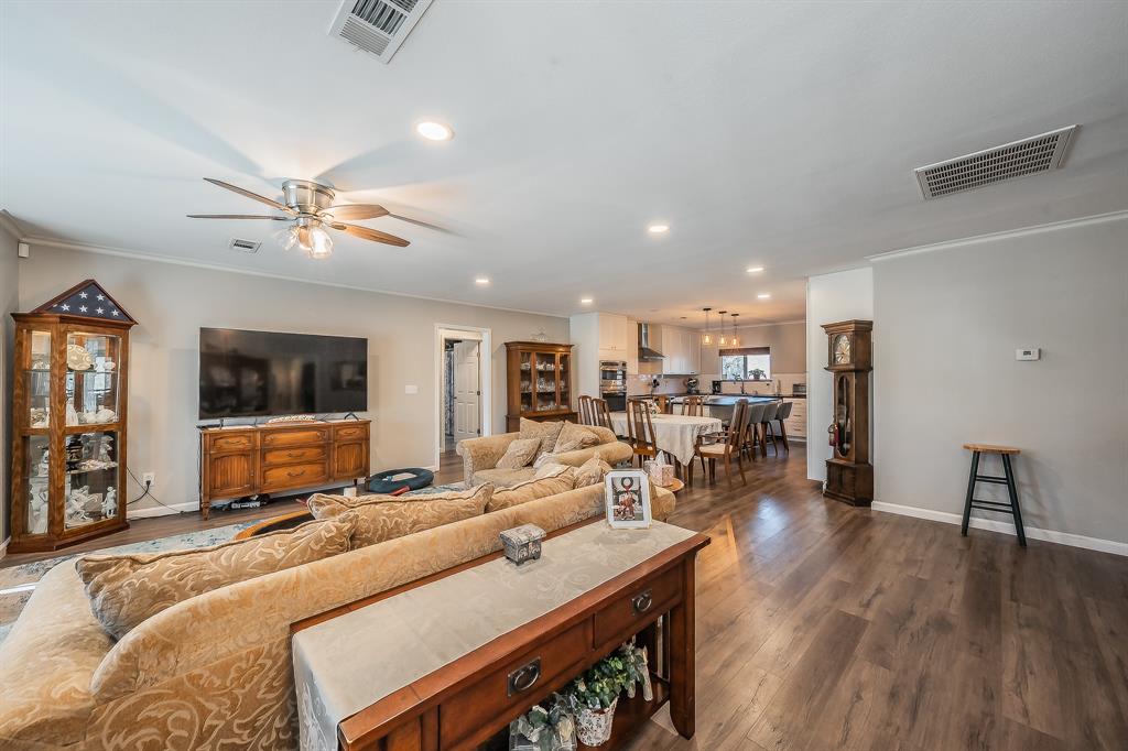 3707 Knob Hill Road Azle, TX 76020 - Photo 3 of 30