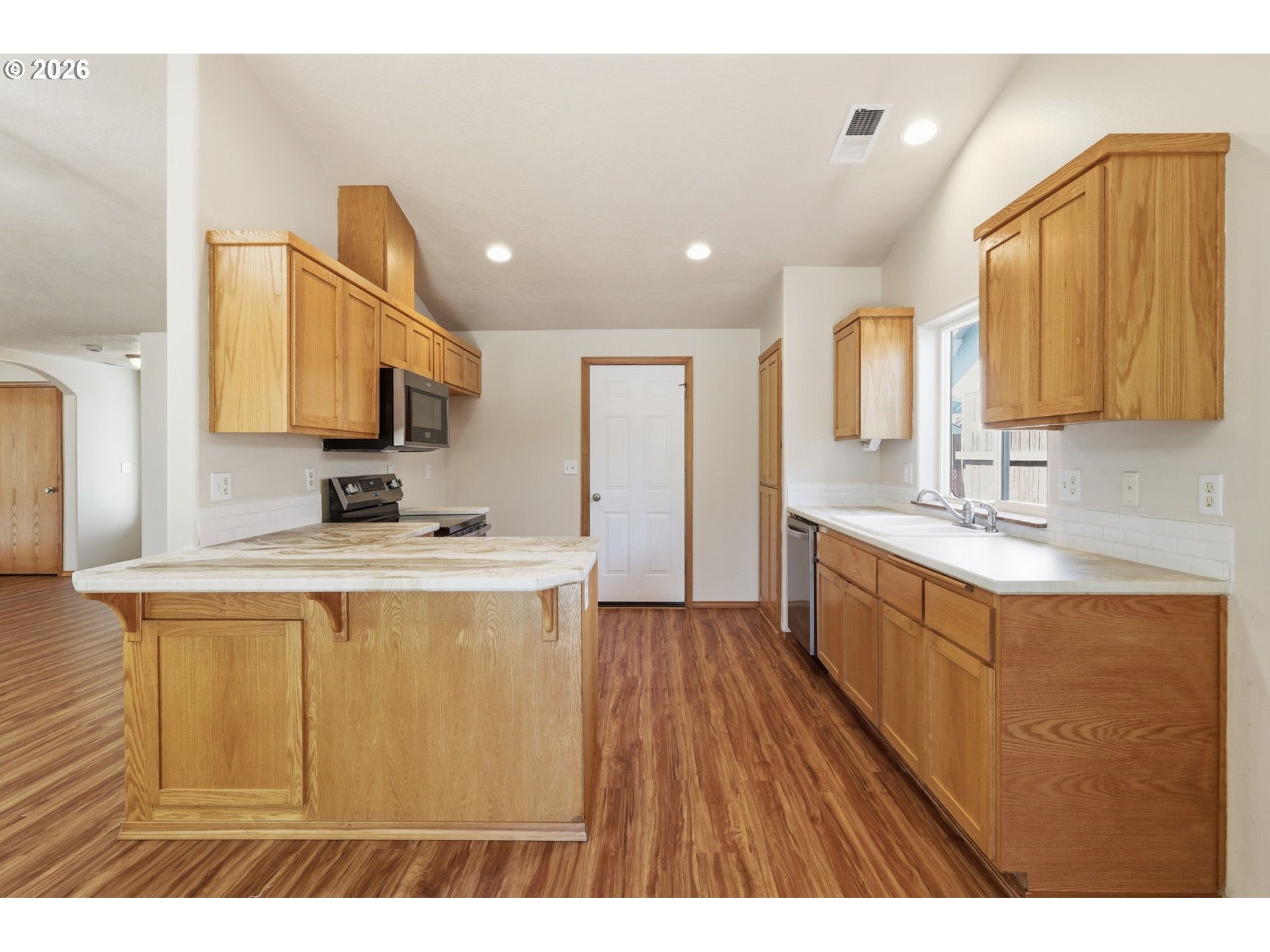 6578 Aaron Lane Springfield, OR 97478 - Photo 15 of 43 Kitchen