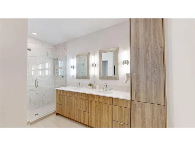 $8,950 | 2 West Drive, Excelsior, MN 55331