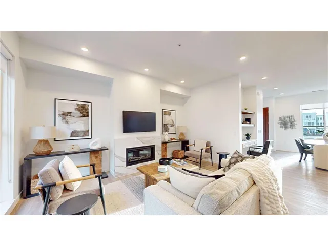 $8,950 | 2 West Drive, Excelsior, MN 55331