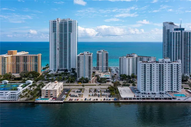 $3,500 | 2751 South Ocean Drive, Unit 208S, Hollywood, FL 33019