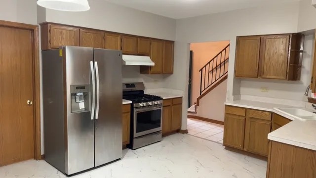 $275,000 | 5120 Deblin Lane, Oak Lawn, IL 60453