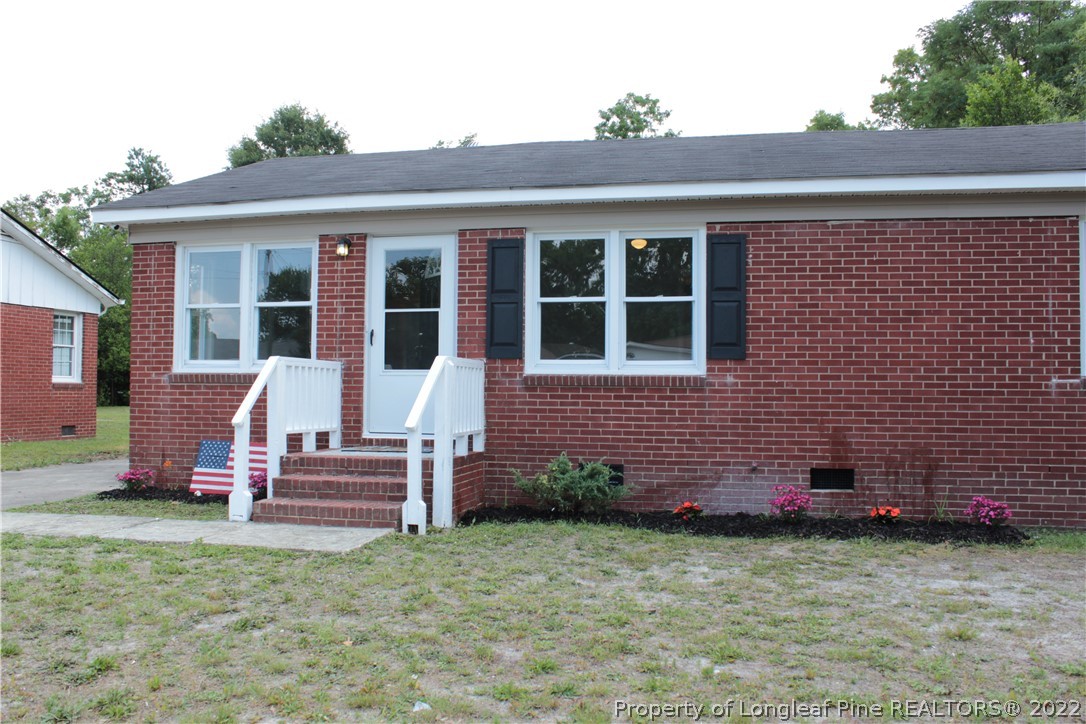 504 Spring Avenue Spring Lake, NC 28390 - Photo 4 of 32 Gallery Image 4