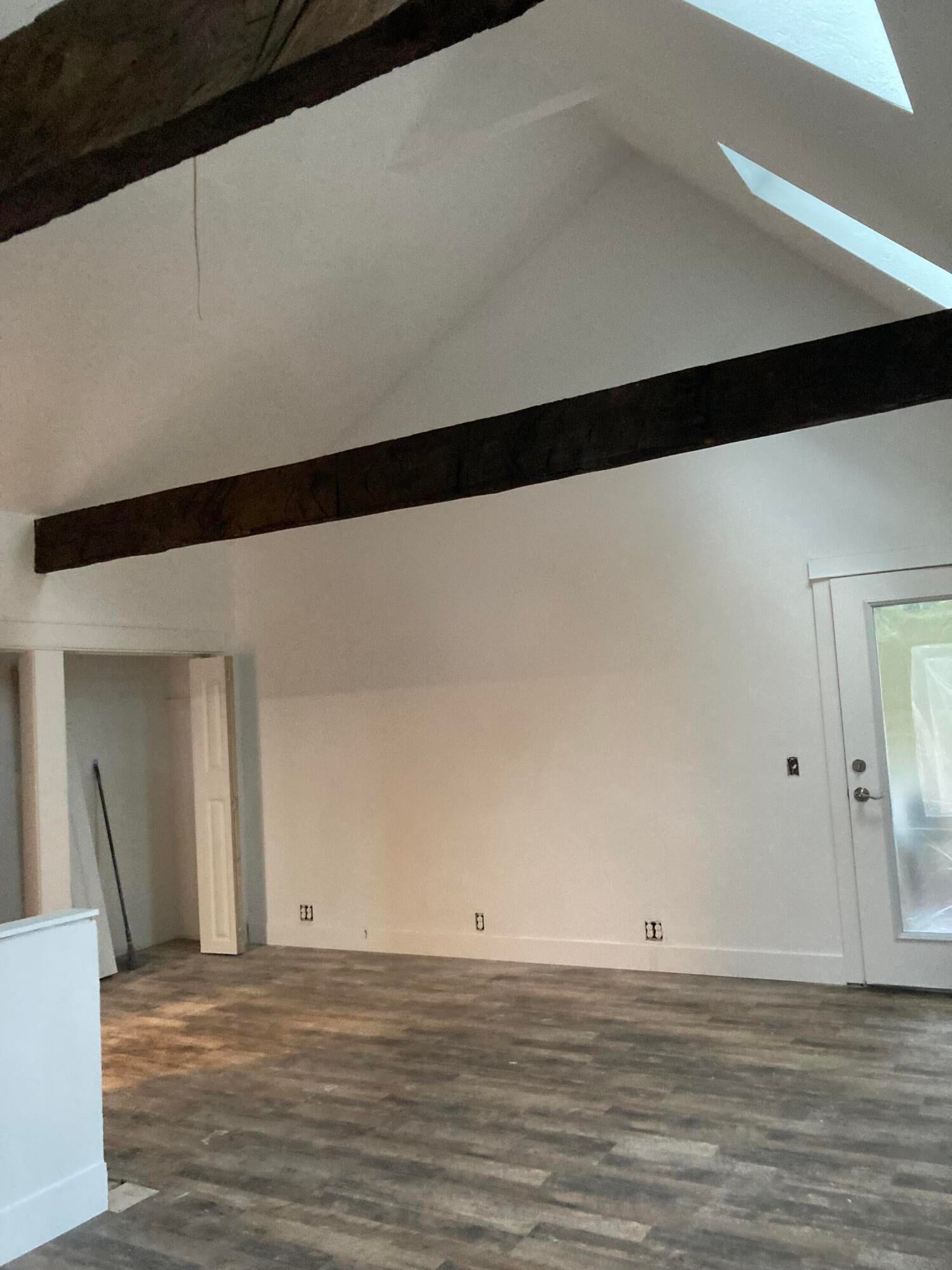 5483 New Hope Road Grants Pass, OR 97527 - Photo 5 of 10 68921562364__B7D184DF-35B3-4BB7-AB5F-F29