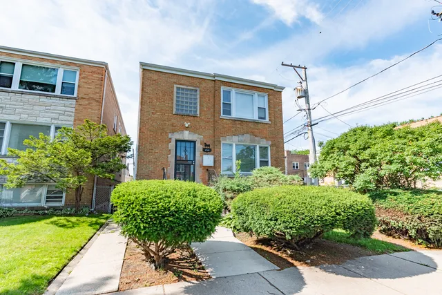 $1,390 | 2745 West Gregory Street, Unit G, Chicago, IL 60625