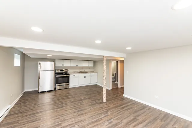 $1,390 | 2745 West Gregory Street, Unit G, Chicago, IL 60625