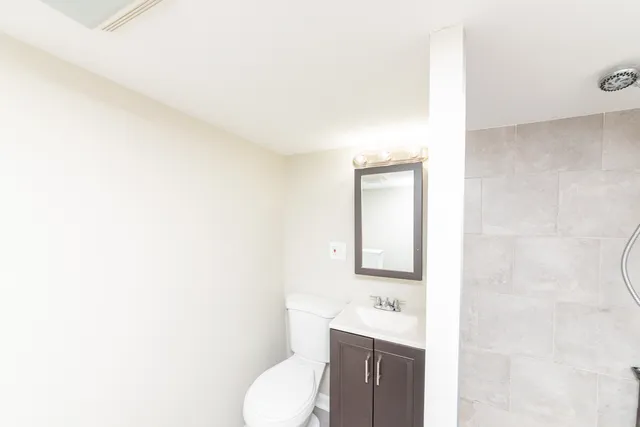 $1,390 | 2745 West Gregory Street, Unit G, Chicago, IL 60625