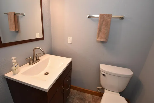 $449,900 | 351 East Quail Run, Oak Creek, WI 53154