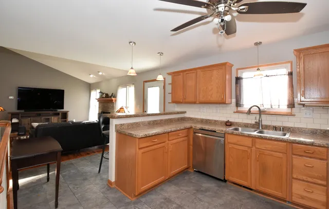 $449,900 | 351 East Quail Run, Oak Creek, WI 53154