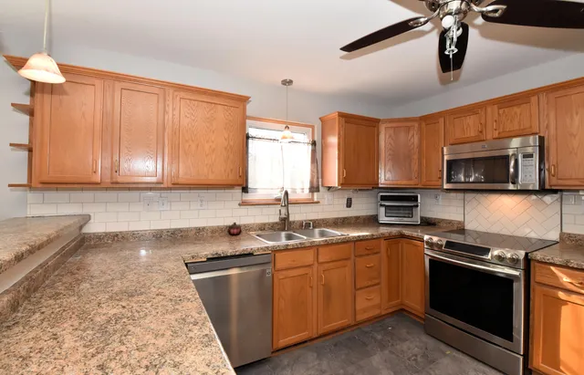 $449,900 | 351 East Quail Run, Oak Creek, WI 53154