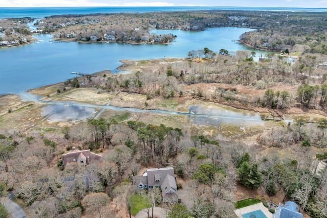 35 Punkhorn Point Road Mashpee, MA 02649 - Photo 4 of 42 Gallery Image 4