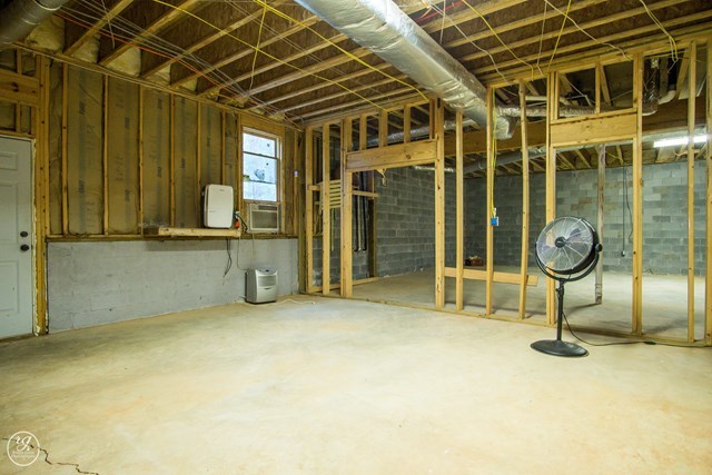 6620 Colaparchee Road Macon, GA 31210 - Photo 43 of 45 an empty room with windows