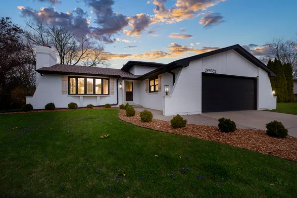 $519,900 | 29W332 Mark Drive, Naperville, IL 60564