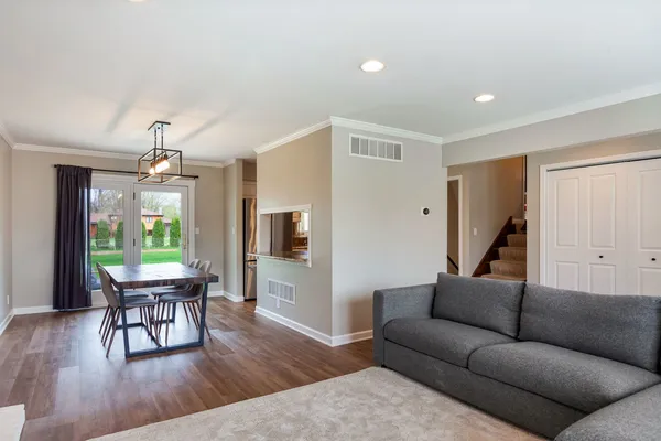 $519,900 | 29W332 Mark Drive, Naperville, IL 60564