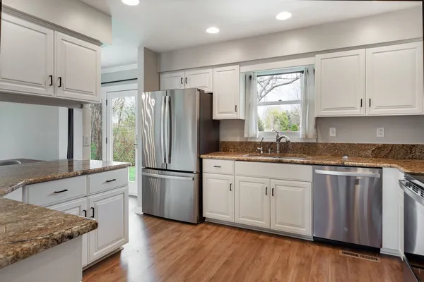 $519,900 | 29W332 Mark Drive, Naperville, IL 60564