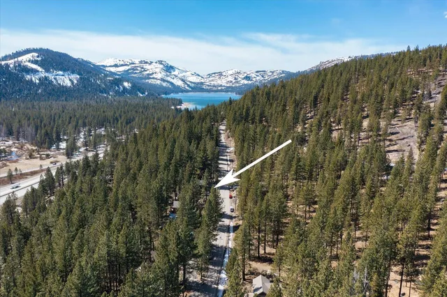 a view of roof with sitting area