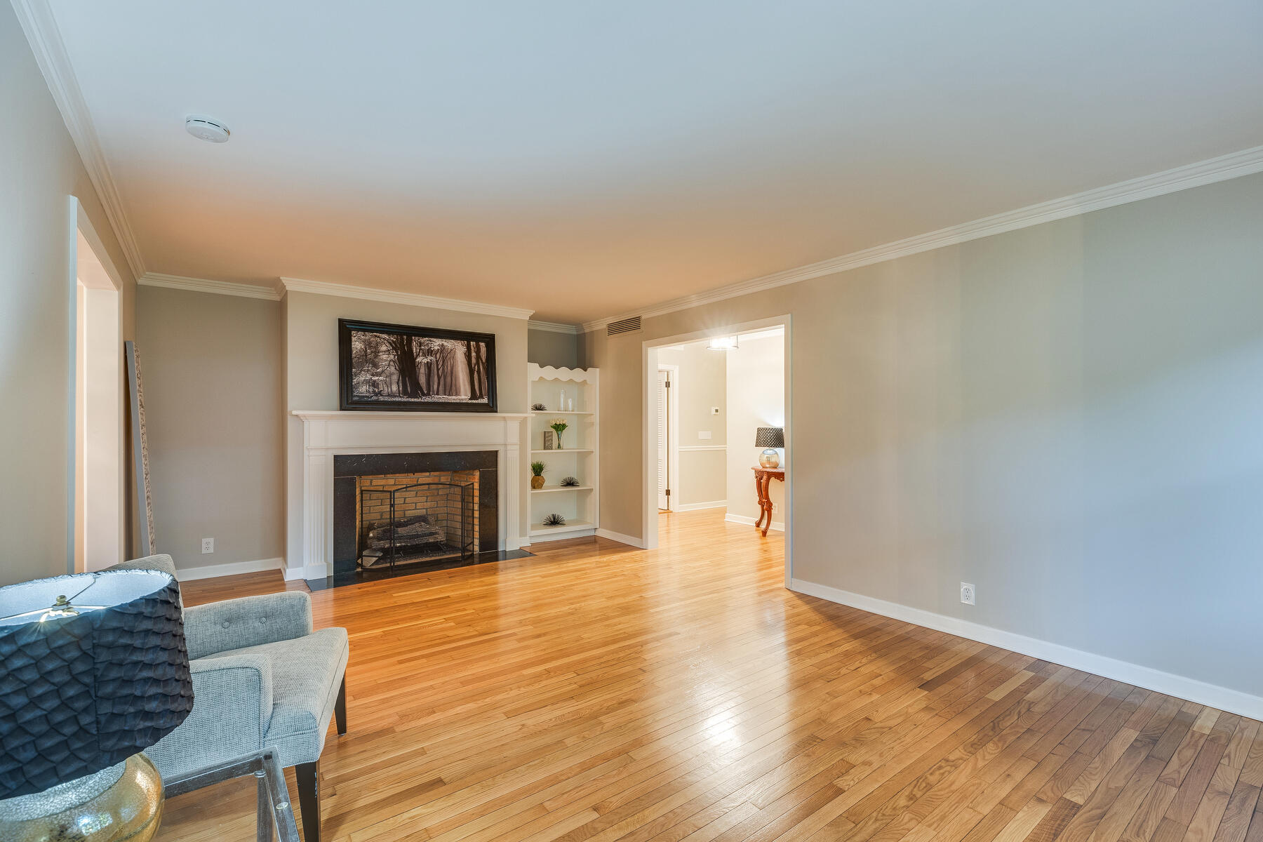 708 Chippendale Road Kingsport, TN 37660 - Photo 4 of 54 017