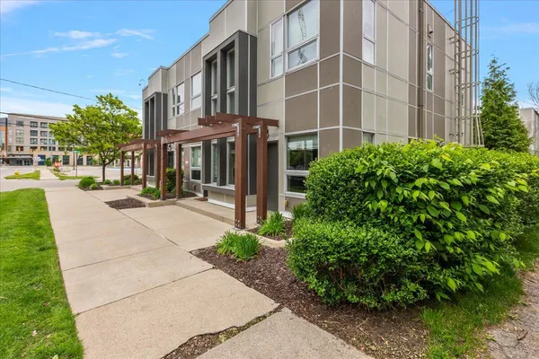 $199,900 | 600 Douglas Street Northwest, Unit 620C, Grand Rapids, MI 49504