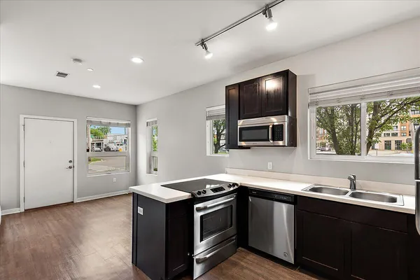 $199,900 | 600 Douglas Street Northwest, Unit 620C, Grand Rapids, MI 49504