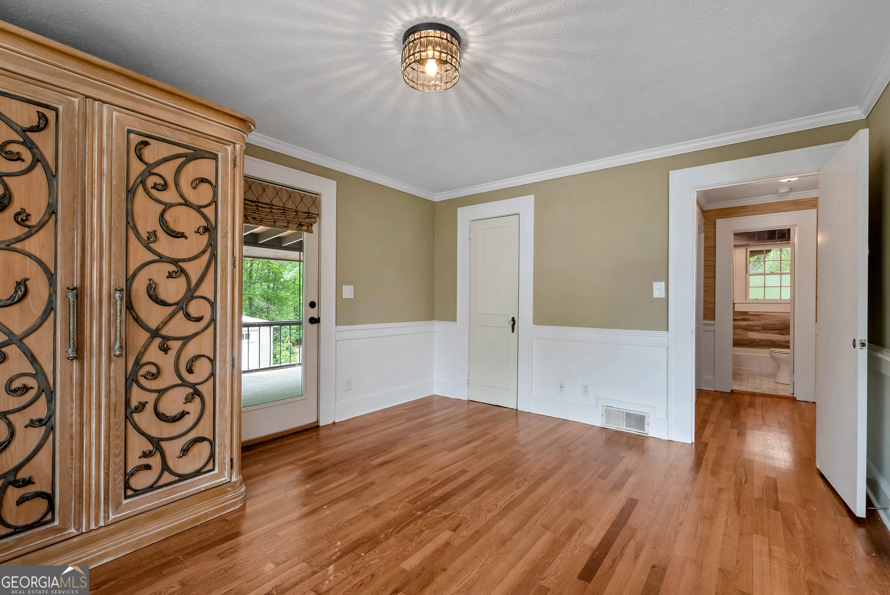 952 Wayside Street Northwest Cornelia, GA 30531 - Photo 25 of 70 wooden floor in an empty room and a window