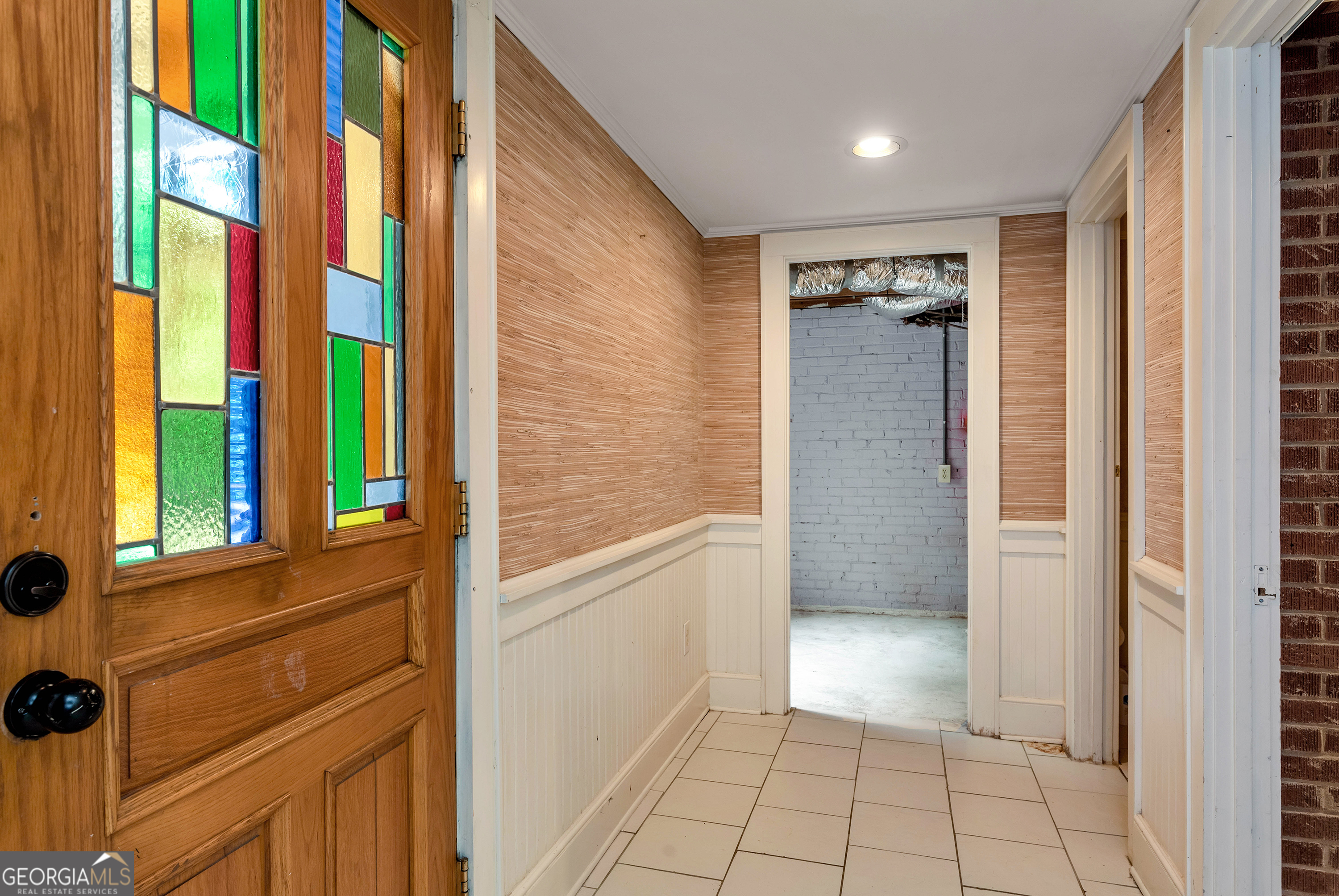 952 Wayside Street Northwest Cornelia, GA 30531 - Photo 41 of 70 a view of an entryway with a kitchen