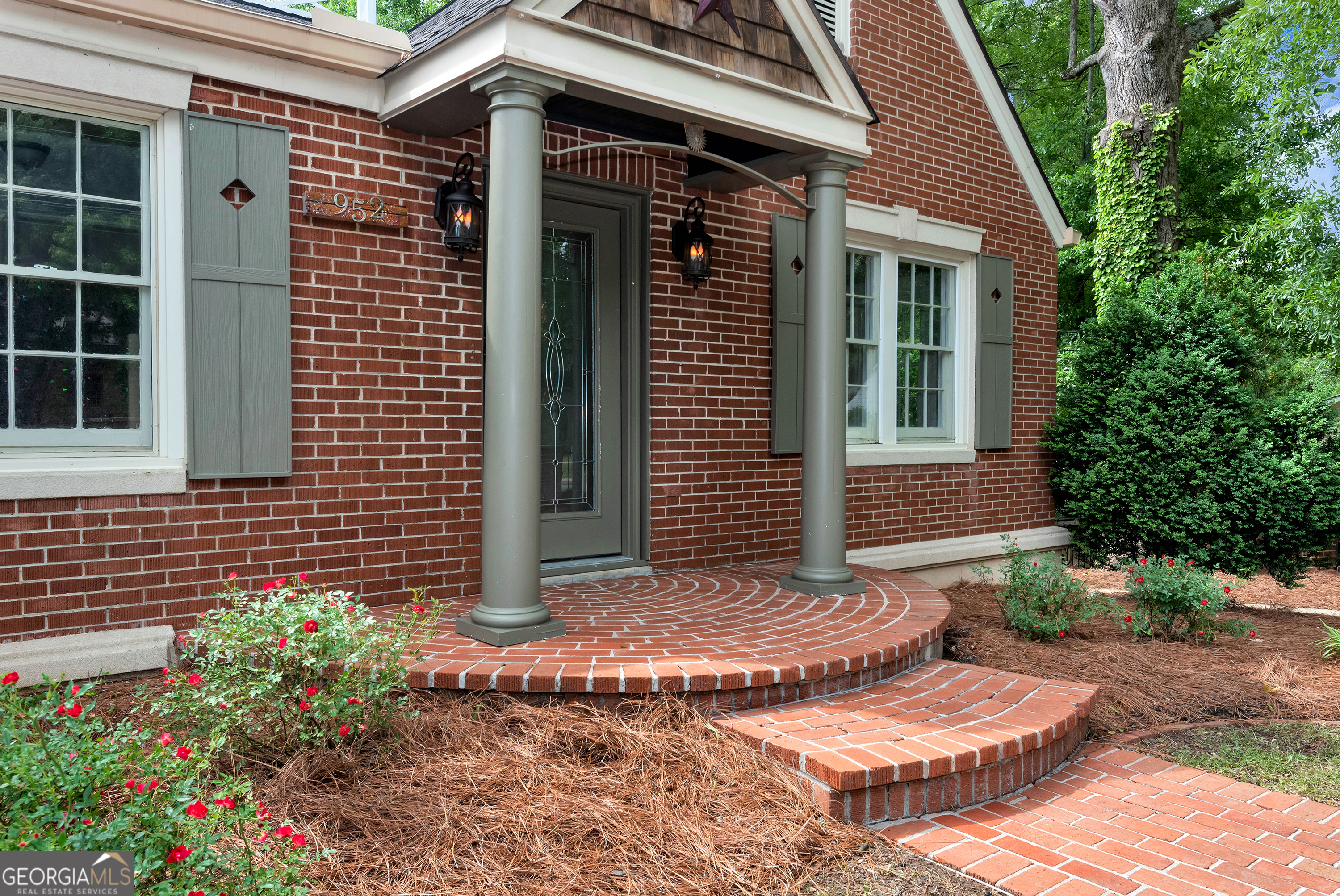 952 Wayside Street Northwest Cornelia, GA 30531 - Photo 60 of 70 a view of a house with potted plants