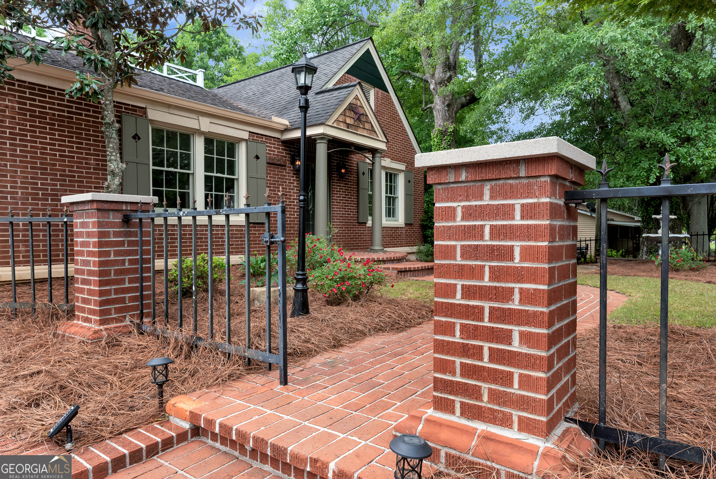 952 Wayside Street Northwest Cornelia, GA 30531 - Photo 68 of 70 a front view of a house with glass windows