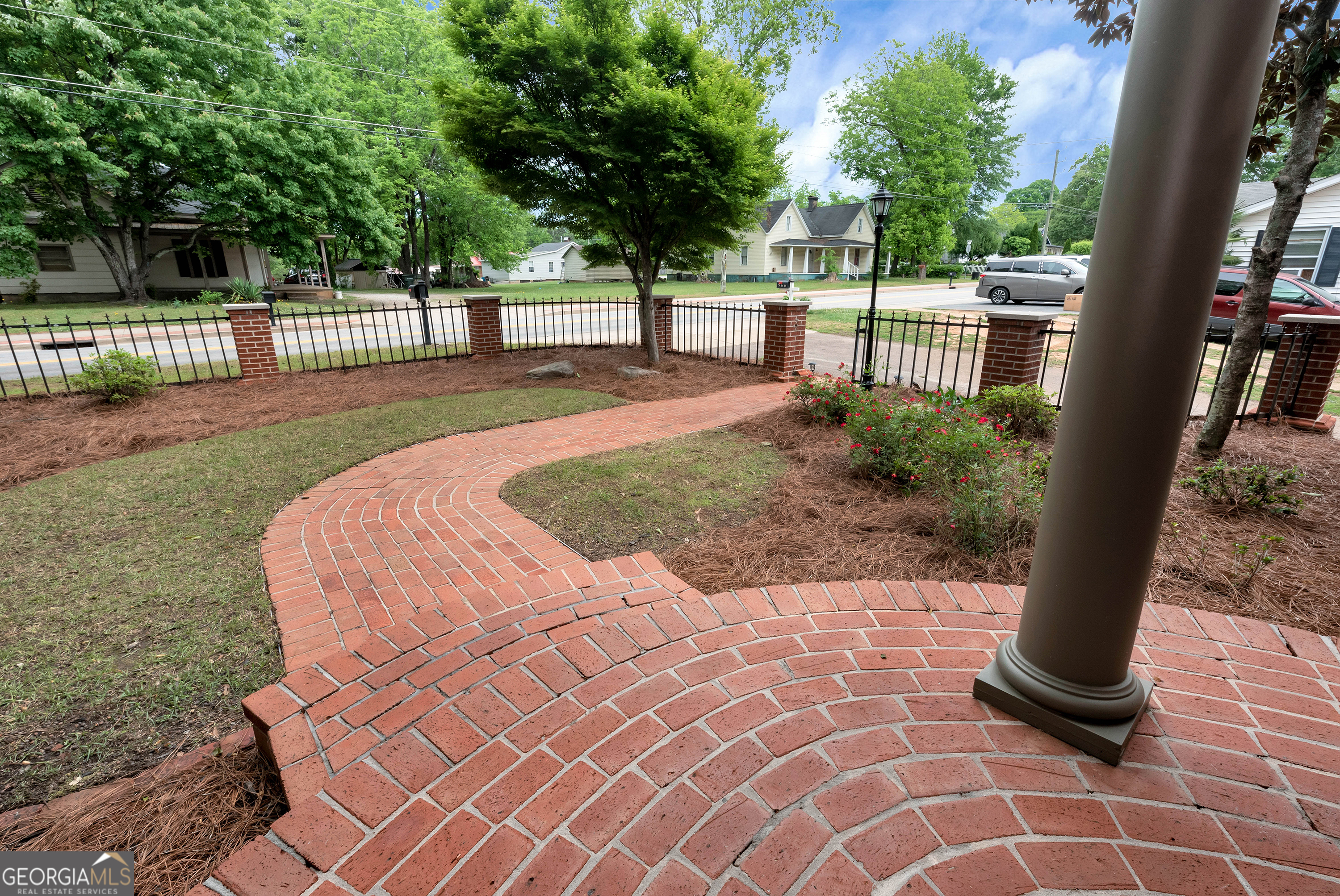 952 Wayside Street Northwest Cornelia, GA 30531 - Photo 69 of 70 a view of a pathway with a bench