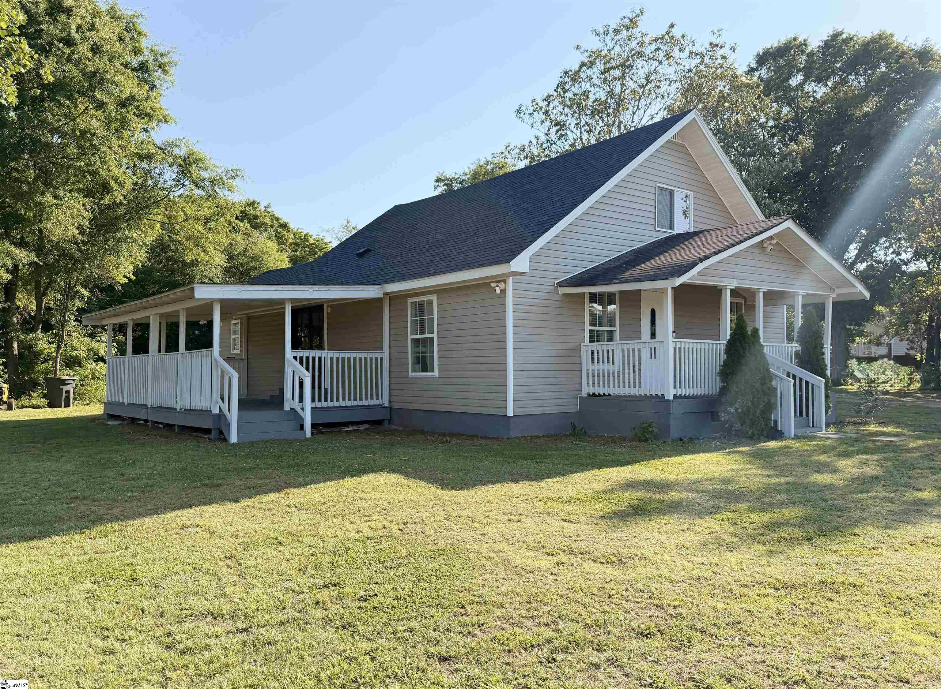 358 Finley Road Easley, SC 29642 - Photo 2 of 20