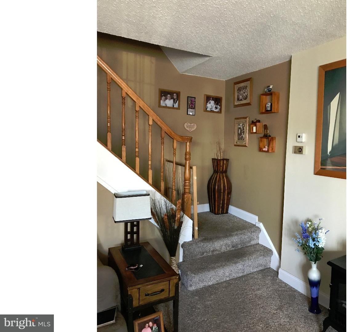 12428 Wyndom Road Philadelphia, PA 19154 - Photo 4 of 11 Gallery Image 4