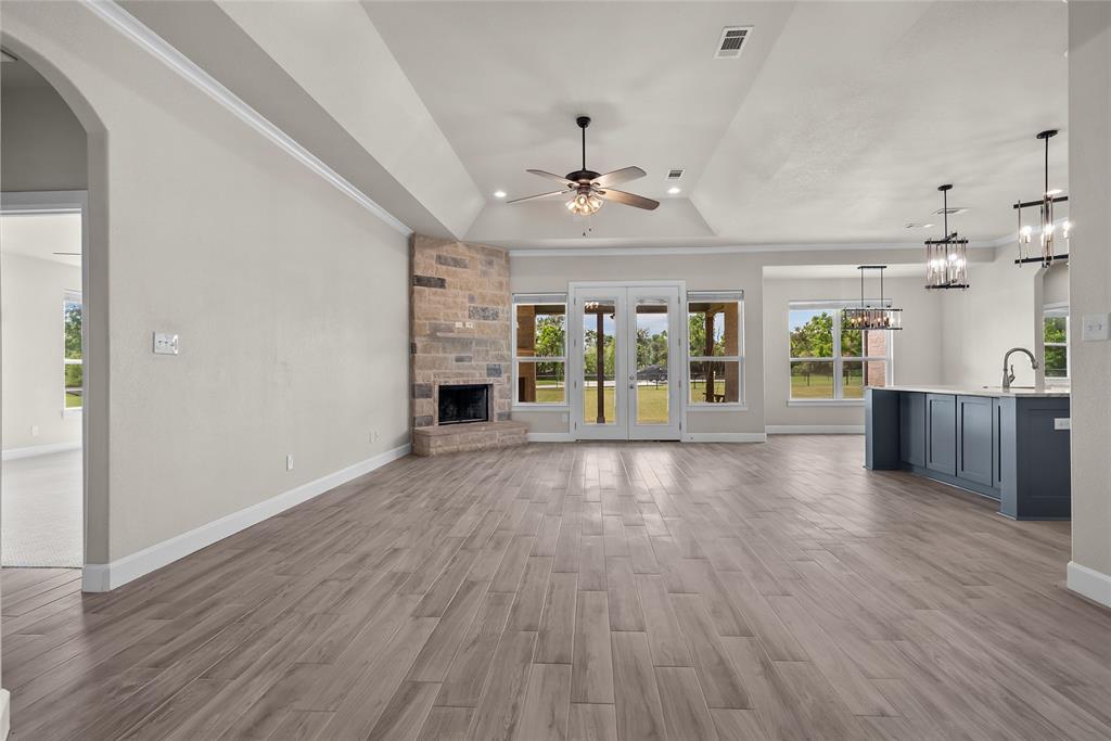 103 Maudy Ln. Lane Springtown, TX 76082 - Photo 4 of 35