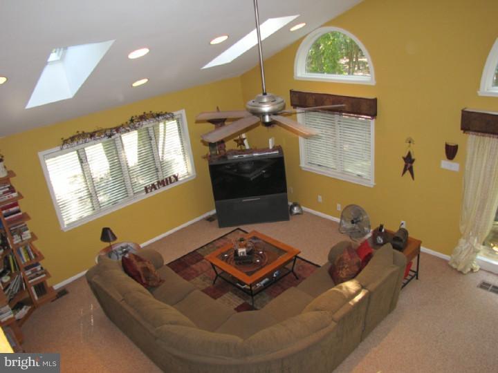 9 Strafford Circle Road Medford, NJ 08055 - Photo 11 of 25 Great Room