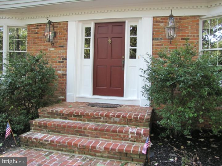 9 Strafford Circle Road Medford, NJ 08055 - Photo 3 of 25 Exterior Front