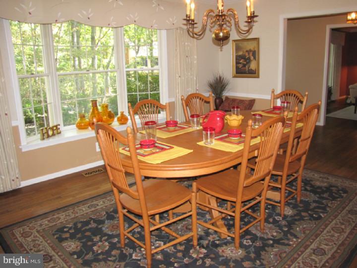 9 Strafford Circle Road Medford, NJ 08055 - Photo 6 of 25 Dining Room
