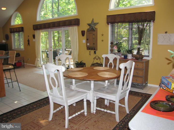 9 Strafford Circle Road Medford, NJ 08055 - Photo 10 of 25 Breakfast Room