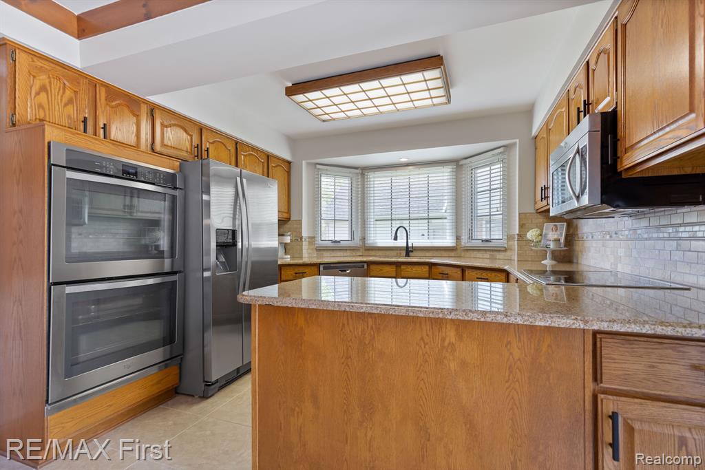 1209 Grandview Drive Rochester Hills, MI 48306 - Photo 7 of 46