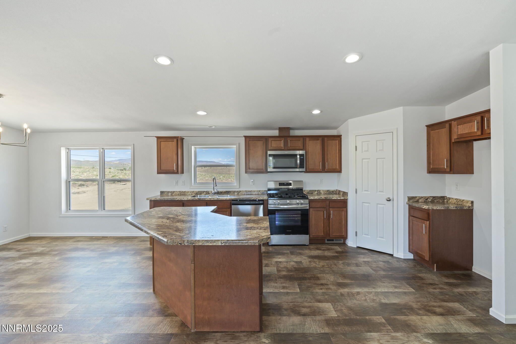 8260 Sycamore Street Silver Springs, NV 89429 - Photo 2 of 47 18-web-or-mls-DSC03492