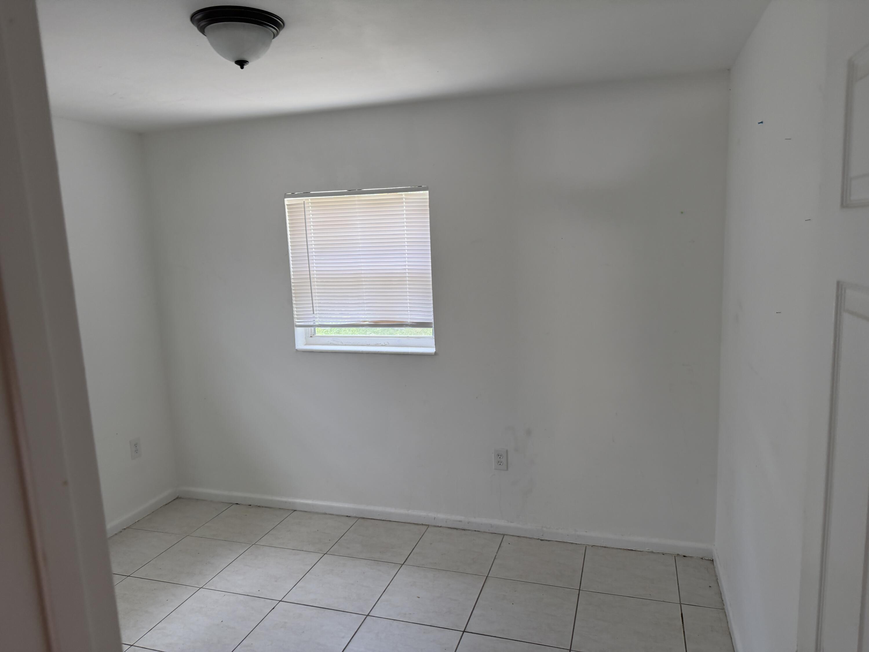 115 Maple Avenue Fort Pierce, FL 34982 - Photo 8 of 9 IMG_3095