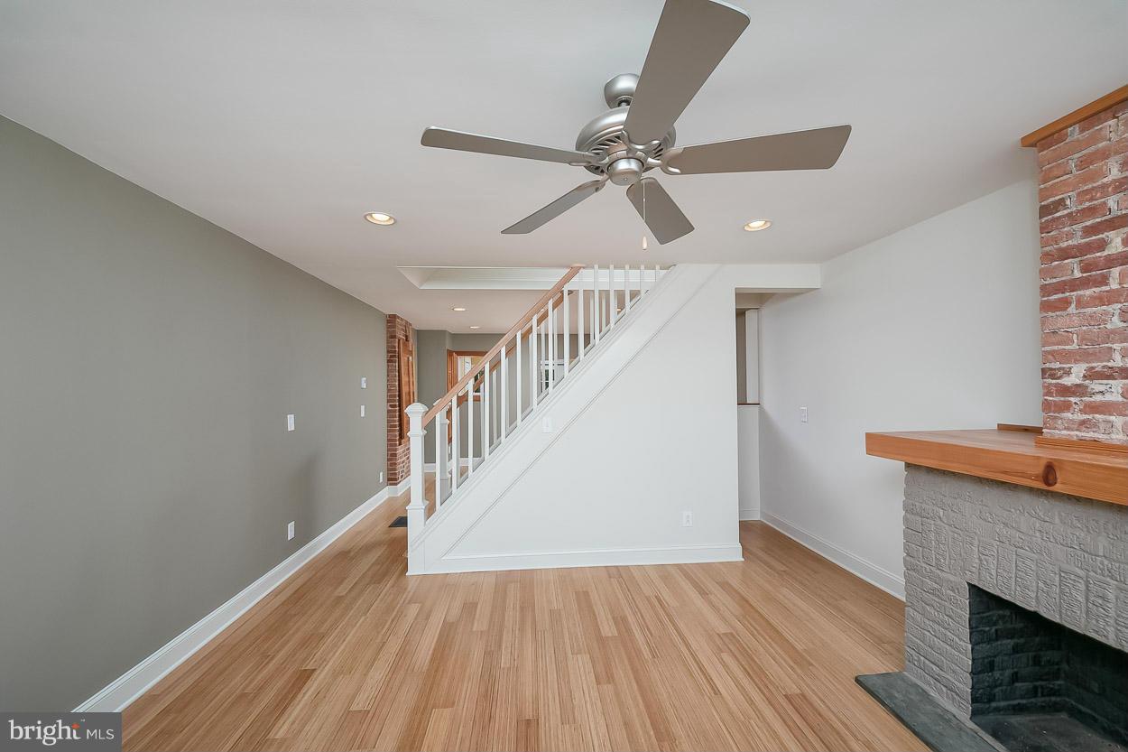 3823 Roland Avenue Baltimore, MD 21211 - Photo 2 of 30 Living Room