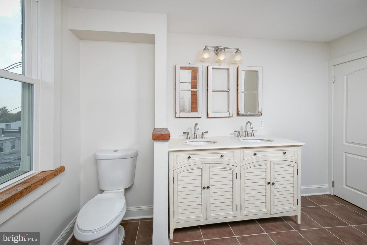 3823 Roland Avenue Baltimore, MD 21211 - Photo 18 of 30 Master Bath