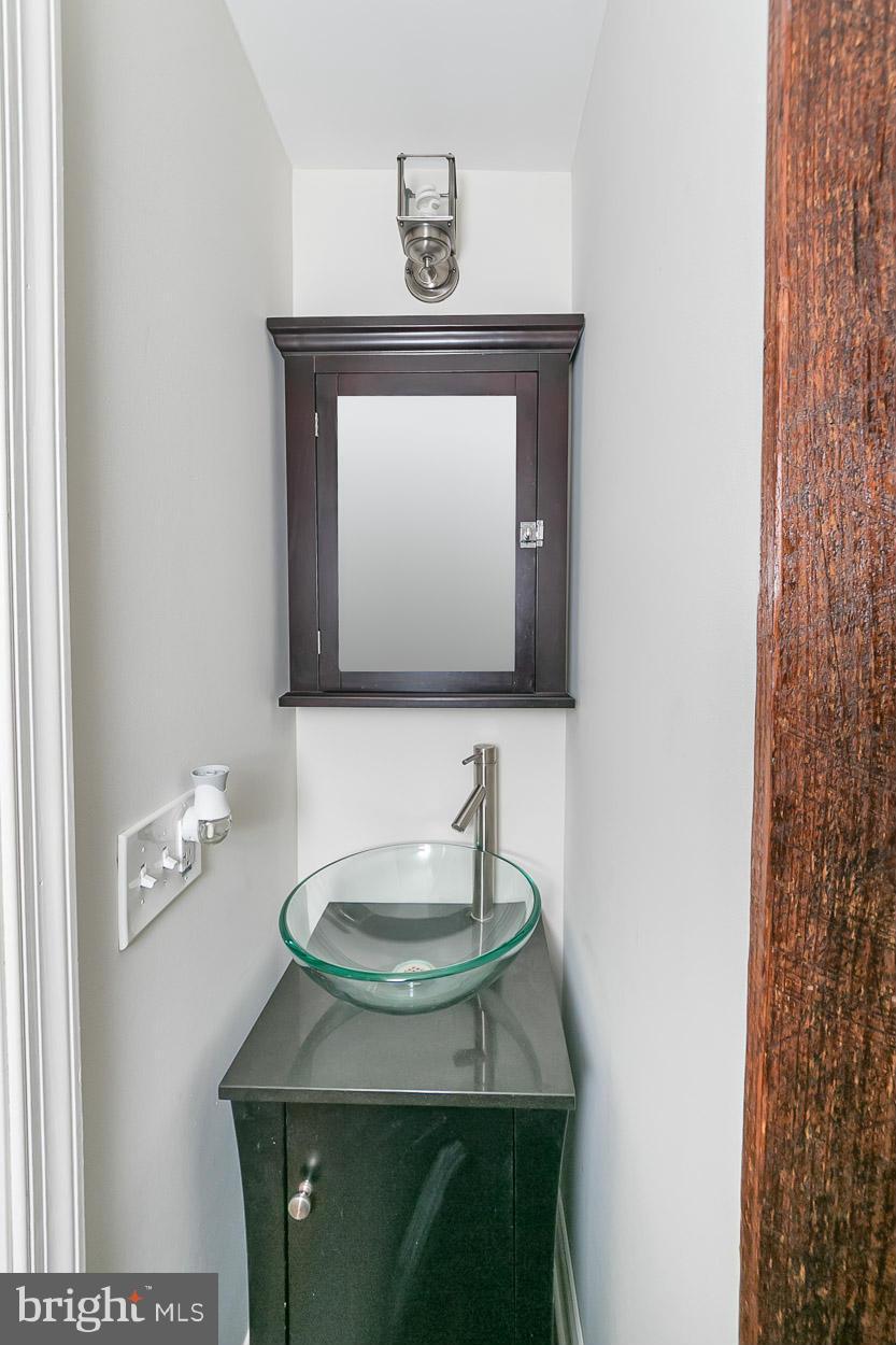 3823 Roland Avenue Baltimore, MD 21211 - Photo 23 of 30 Bath
